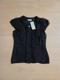 新品 セシルマクビー ノースリーブ 黒 フリル ビジュー