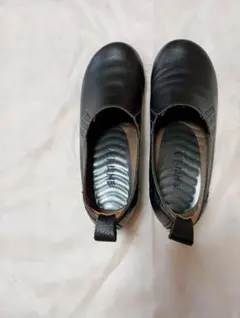 yuzu様お買い上げ専用ページ黒いレザー靴 インヒール3センチ　23EEEE