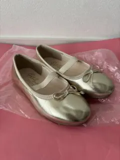 ゴールド リボン付きバレエシューズ