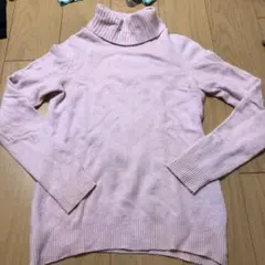 ピンク タートルネック ニット 長袖ユニクロ軽く温かい