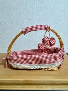 【新品】カントリーバスケット　カトラリーケース　ハート飾り付き