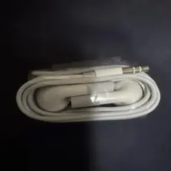ホワイト 有線イヤホン 3.5mmジャック
