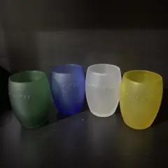マット仕上げの多色ガラスカップ　花瓶 ４個セット
