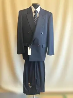 ネイビー ダブルブレスト ビジネススーツ