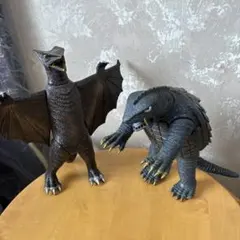 昭和ガメラ＆ギャオス（バンダイ）ソフビフィギュア2体セット - メルカリ