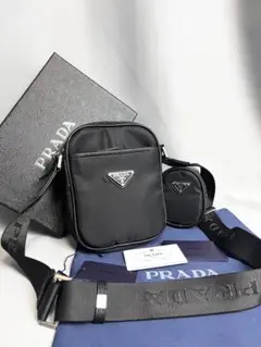 PRADA ブラック ナイロン スマホショルダーバッグ