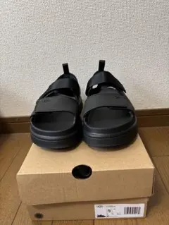 美品！UGG ゴールデングロウサンダル ブラック 23.5cm （5サイズ）のサムネイル