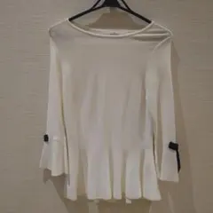 GALLERY VISCONTHI ホワイト フレアシルエット 長袖トップス