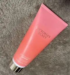 ヴィクトリアシークレットVictoria's Secret bombshellのサムネイル