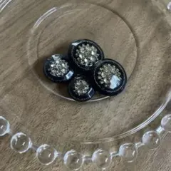 ビジュー入りボタン　ブラック
