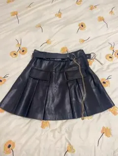 レザースカート　黒　チェーン付き