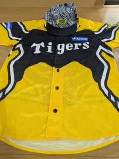 Tigers ユニフォームと応援バットセット - メルカリ