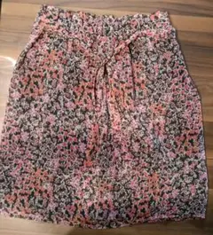 UNIQLO 花柄フレアスカート Mサイズのサムネイル