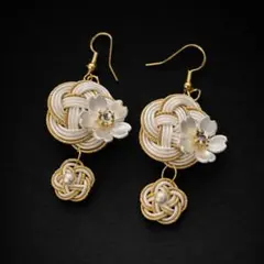 【水引ピアス】梅結び 白×ゴールド☆ 入学式 結婚式