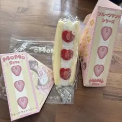 モモスクイーズ momo フルーツサンドシリーズ ストロベリー いちご