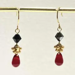 ブラック　レッドドロップピアス