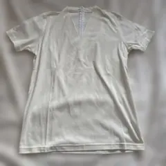 マ*ん様 yoshi inaba ヨシエイナバ 半袖Vネック Tシャツ ホワイトのサムネイル