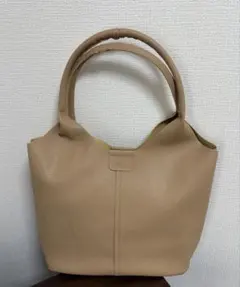 【新品】ベージュトートバック 合成皮革 軽量トートバック☆スカーフ付き