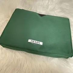 PRADA ノベルティグリーン ナイロンポーチ