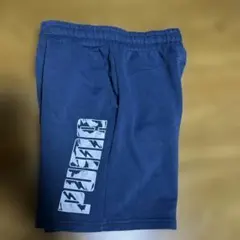 PUMA ネイビー ロゴ入り ハーフパンツ