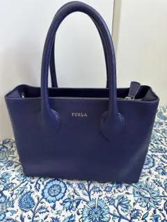 FURLA ネイビー レザー ハンドバッグ