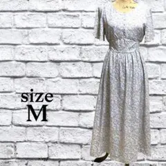 P145 ワンピース 【M】 ロング丈 小花柄 総柄 フレア 裏地付き 女っぽ