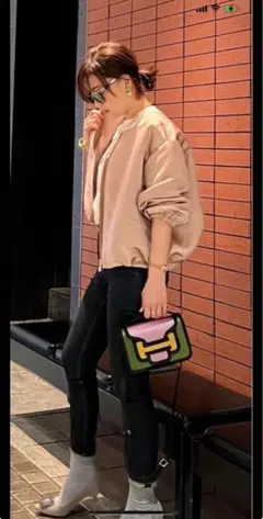 Item thumbnail for item 21a943dc-b99c-4ea1-bb49-dfe332381f5c