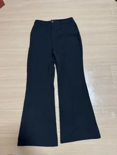 GU 黒 フレアパンツ ゴムウエスト