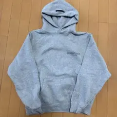 な*は様 ESSENTIALS グレー パーカー