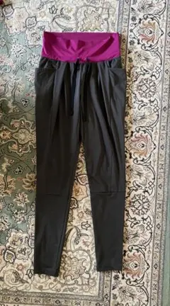 Reebok ヨガパンツ グレー×紫 10部丈