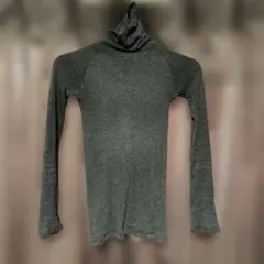ダークグレー 長袖タートルネック M-L