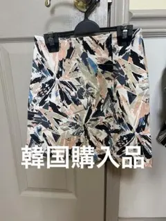 ②多色抽象葉模様タイトスカート　韓国購入　幾何学模様のミニスカート