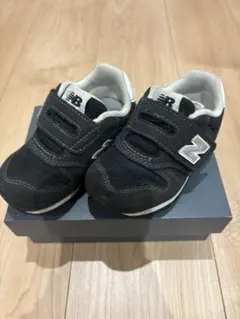 【13.5】New Balance スニーカー