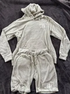 billabong ライトグレー フード付きパーカーとショーツセット