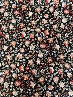 KOKKA 花柄プリント生地 ブラック　綿ローン　日本製
