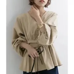 パフスリーブブラウス