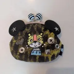 シンクビー ポーチ がま口 口金 トラ 刺繍