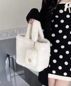 ROYAL PARTY ミニポーチ付ファートートBAG ホワイト ノベルティ