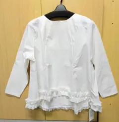 裾フリル付きホワイト長袖シャツ
