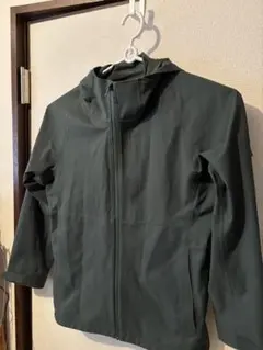 ユニクロ　ブロックテックパーカー　Sサイズ　メンズ　マウンテンパーカー