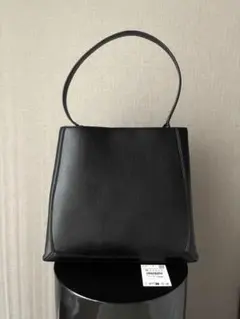 ZARA ザラ ディテールバケットバッグ ブラック