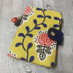 マルチカードケース（お薬手帳・保険証・通帳等）北欧風花柄イエロー（チャーム付き）