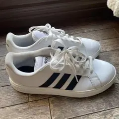 adidas ホワイト/ブラック スニーカー
