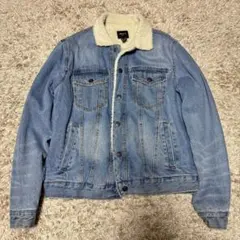 ボア襟付きライトブルーデニムジャケット