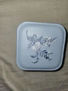 【Francfranc】アクセサリーケース ジュエリーボックス ブルー 刺繍のサムネイル