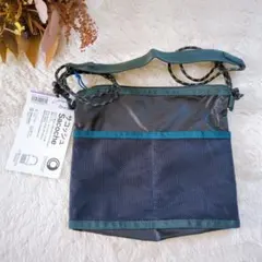 入手困難・新品タグ付✨️ ファミマ コンビニエンスウェア サコッシュ くろ 黒