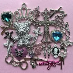 ハンドメイド♡デコパーツ♡クマ、王冠、十字架、手錠、カメオ、リボン、蝶、天使48