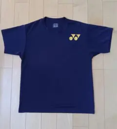 YONEX Tシャツ ネイビー ゴールドロゴ Sサイズのサムネイル