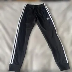 未使用　adidas ブラック　パンツ