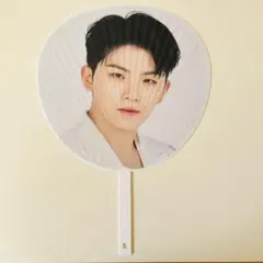 2026年最新】seventeenウジうちわの人気アイテム - メルカリ